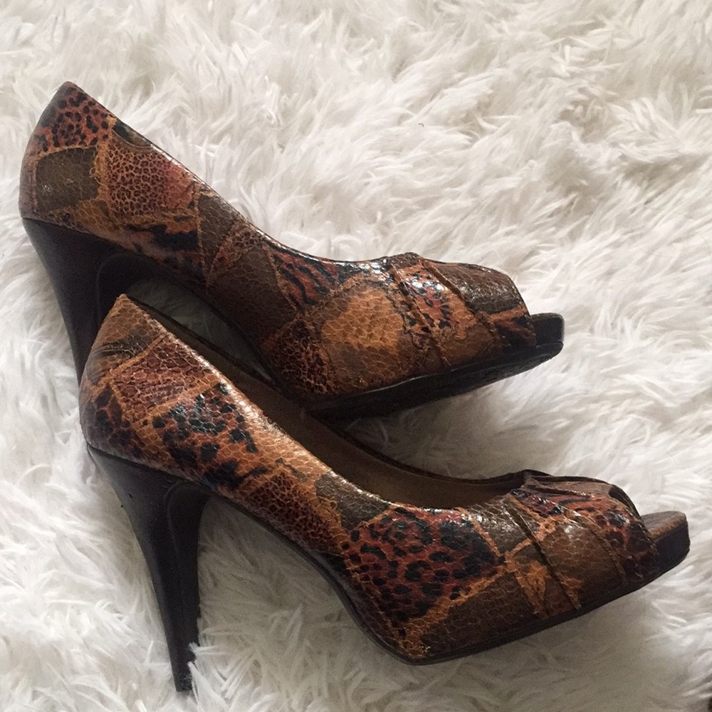 Snake Print Heels - Picture 4 of 5
